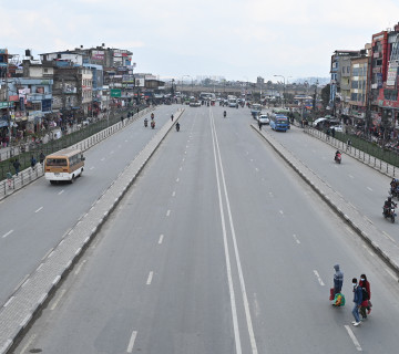 काेराेना महामारीकाे असर काठमाडाैंका सडकमा (तस्वीरहरू)
